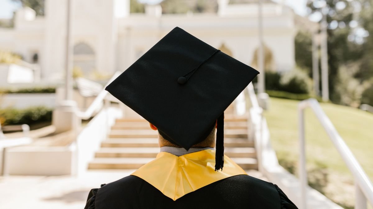Best Scholarships for Nursing Students